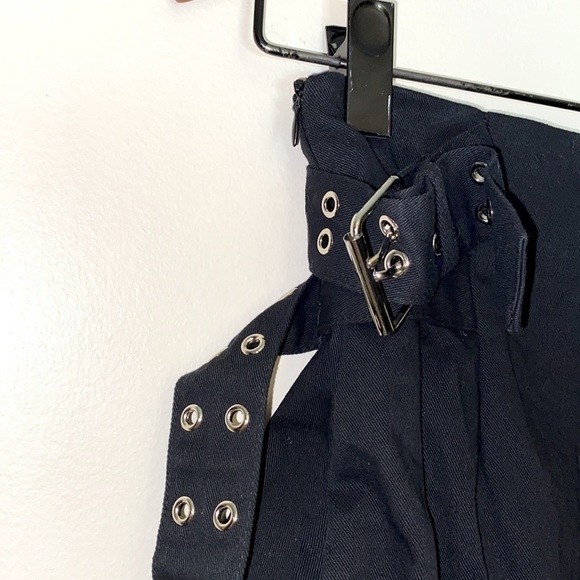 The RAGGED PRIEST Restrain Buckle Mini Skirt Double Grommet - Picture 7 of 9